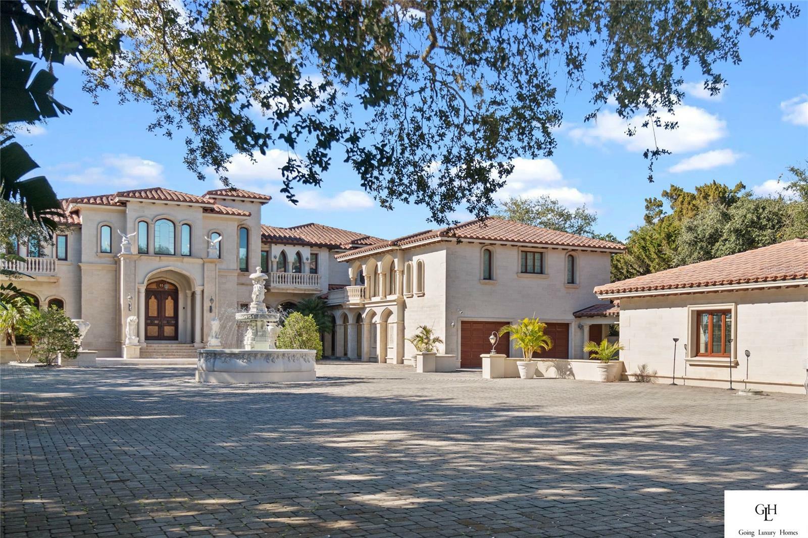 Property Photo: 4852 S Peninsula Drive FL 32127