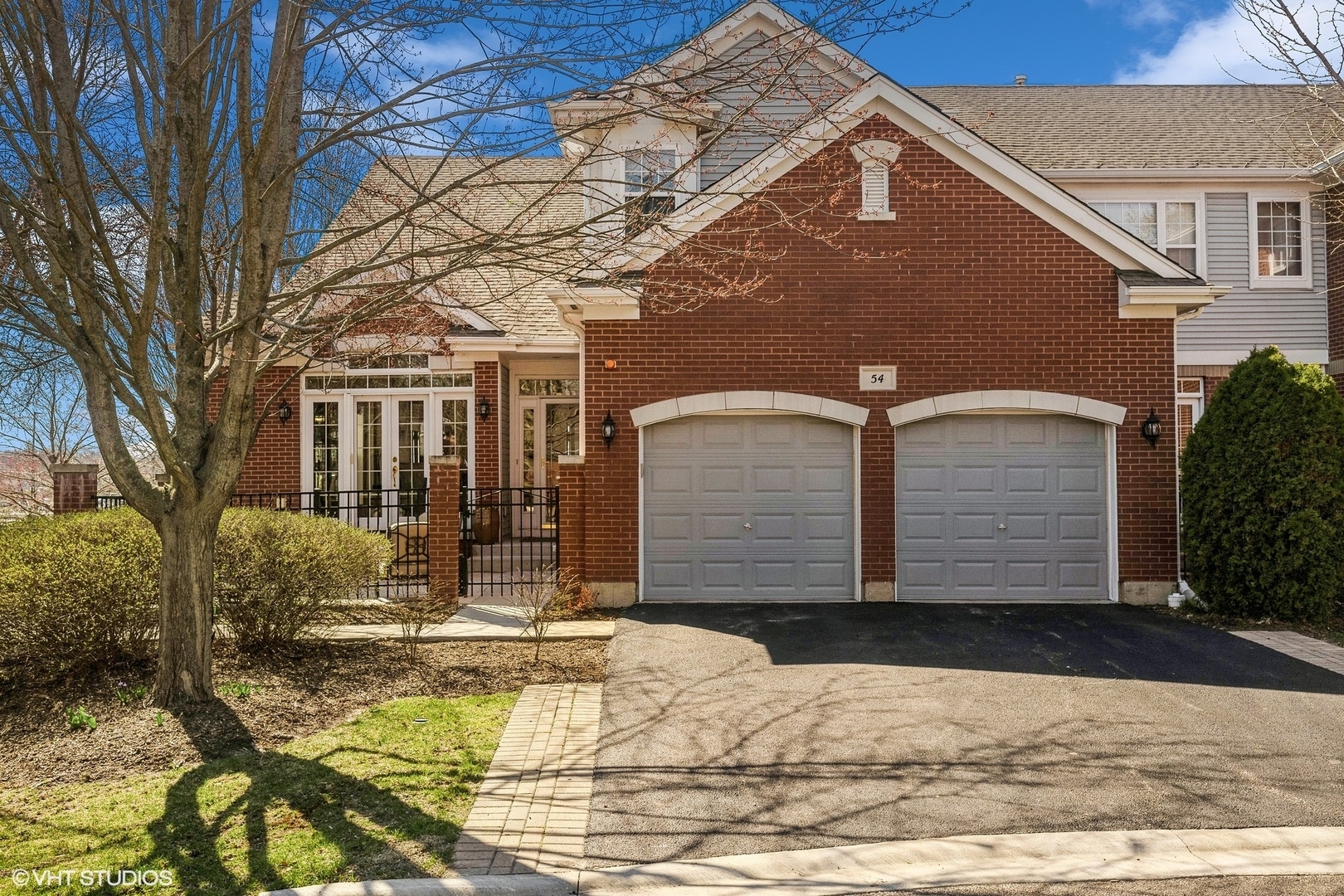Property Photo: 54 Lakebreeze Court IL 60047