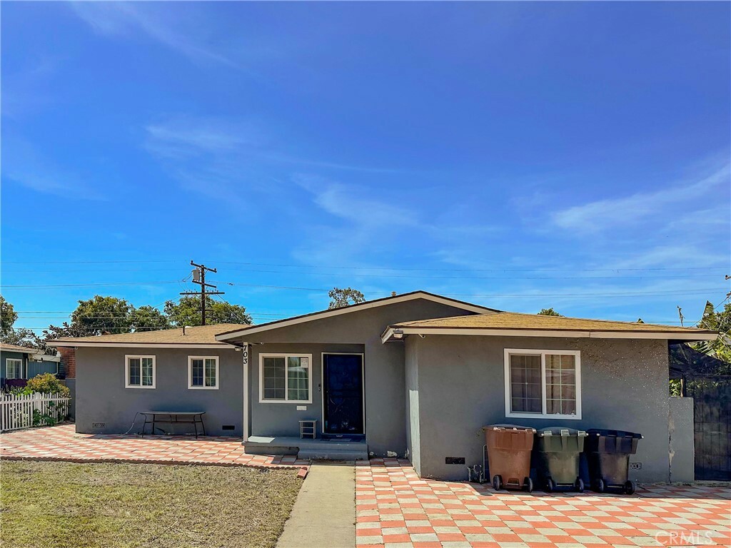 Property Photo:  703 S Ohio Street  CA 92805 