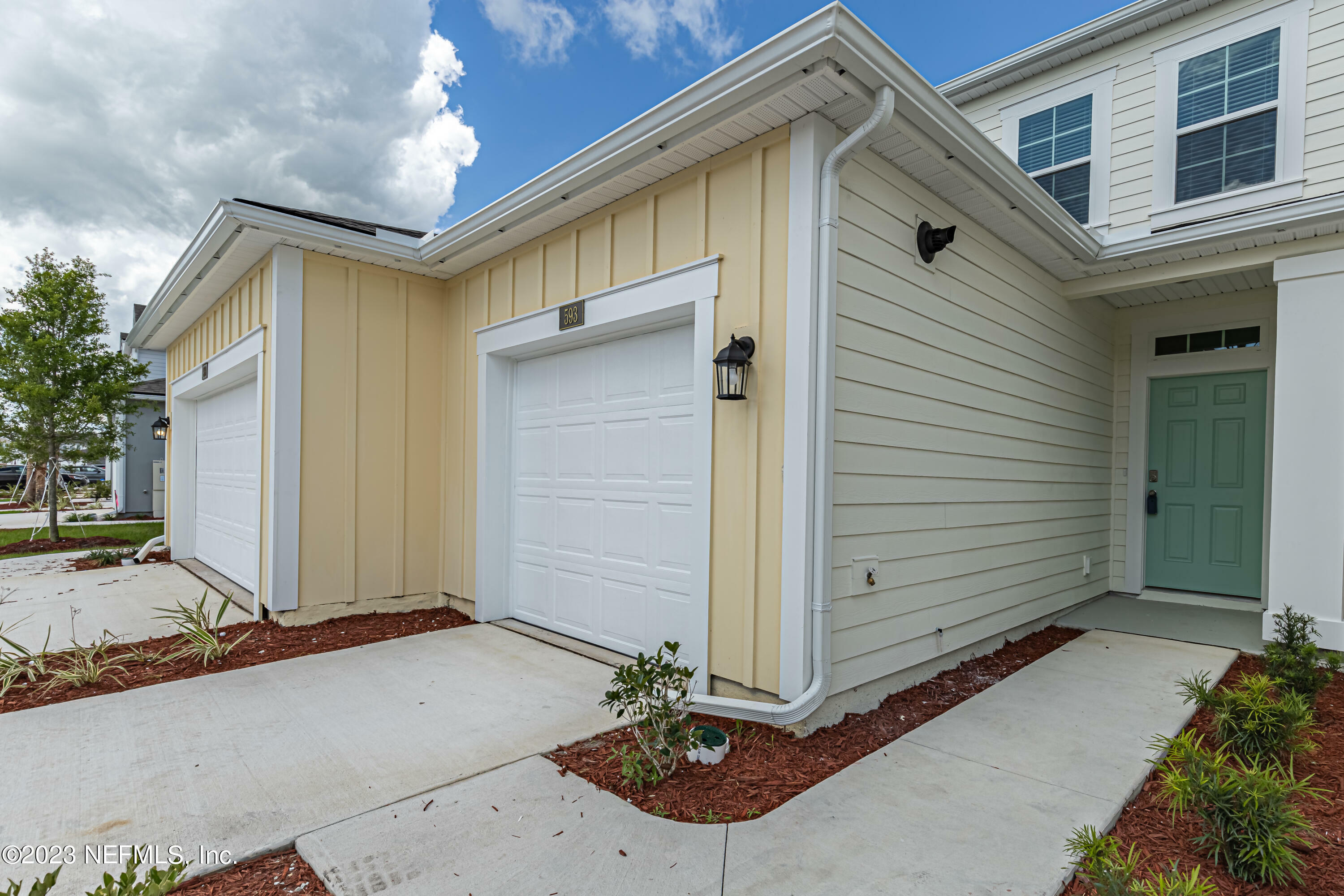 Property Photo: 593 Coastline Way FL 32092