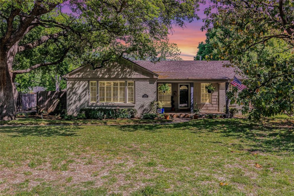 Property Photo:  3712 S Hills Avenue  TX 76109 