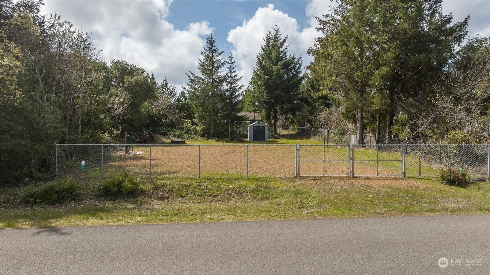 Property Photo:  775 Island Circle SE  WA 98569 