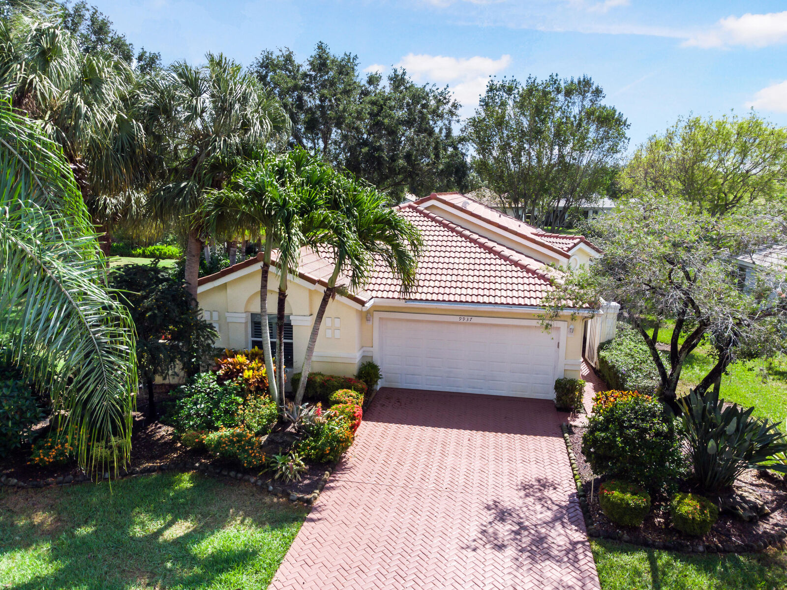 Property Photo:  9937 Arbor View Drive S  FL 33437 