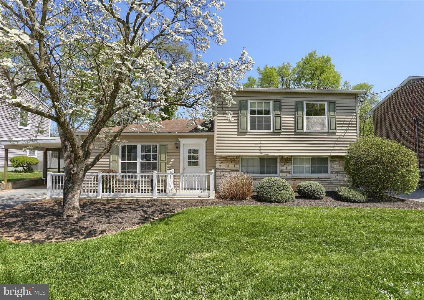 Property Photo:  116 Linden Drive  PA 17011 