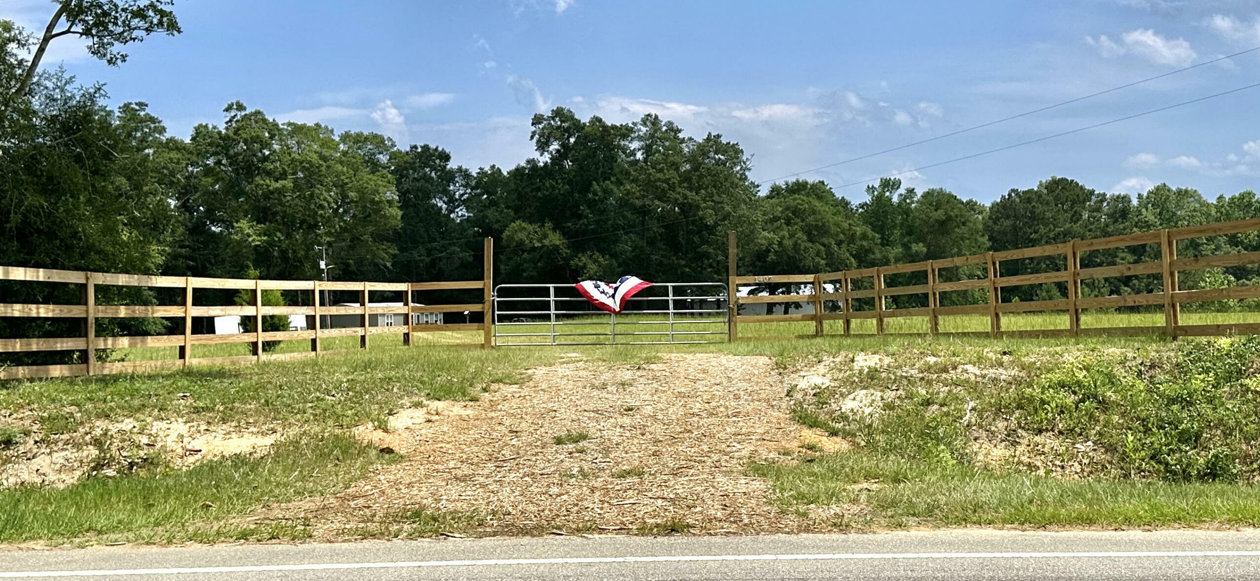 Property Photo: 1407 Highway 179A FL 32464