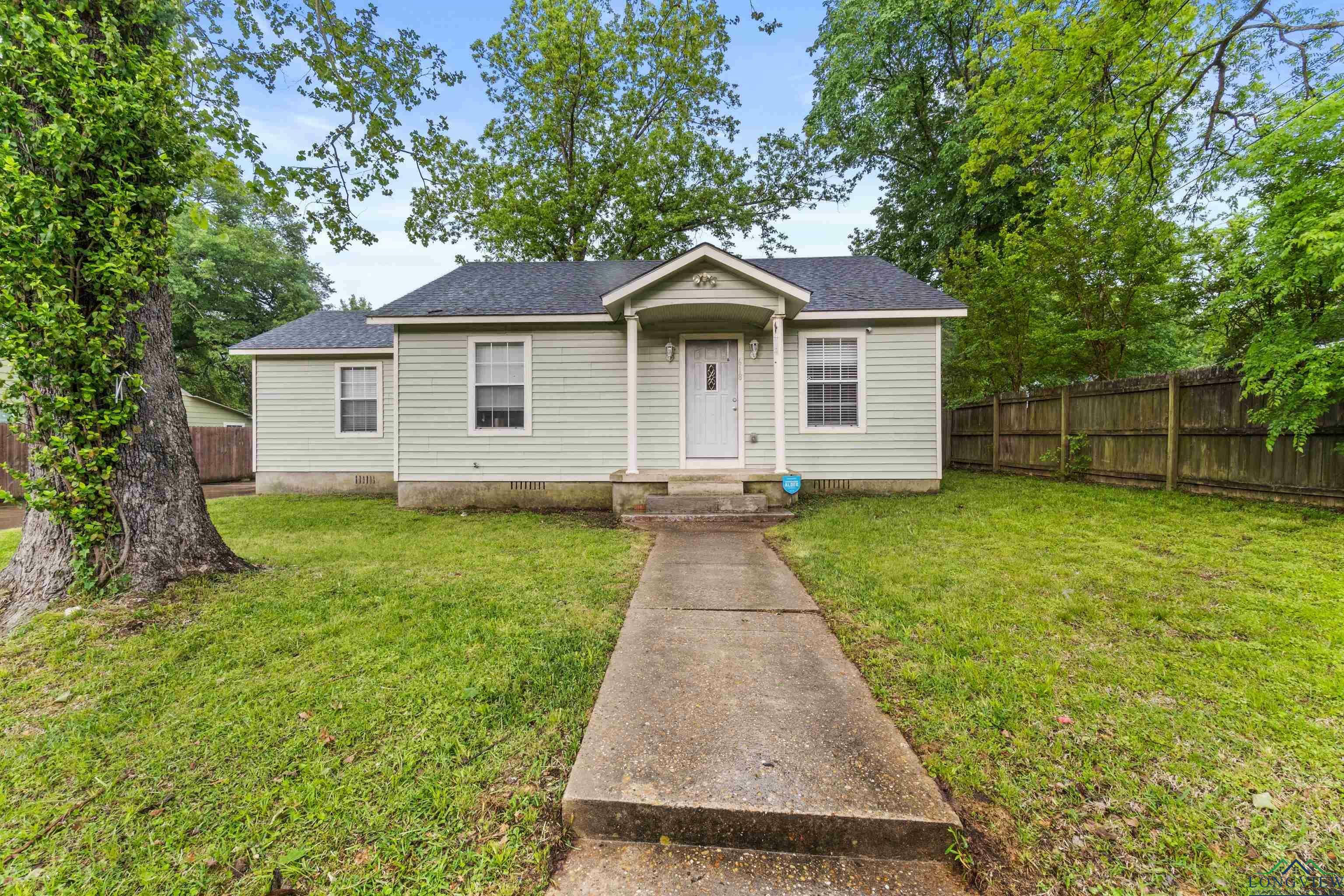 Property Photo:  618 Riverside Dr  TX 75662 