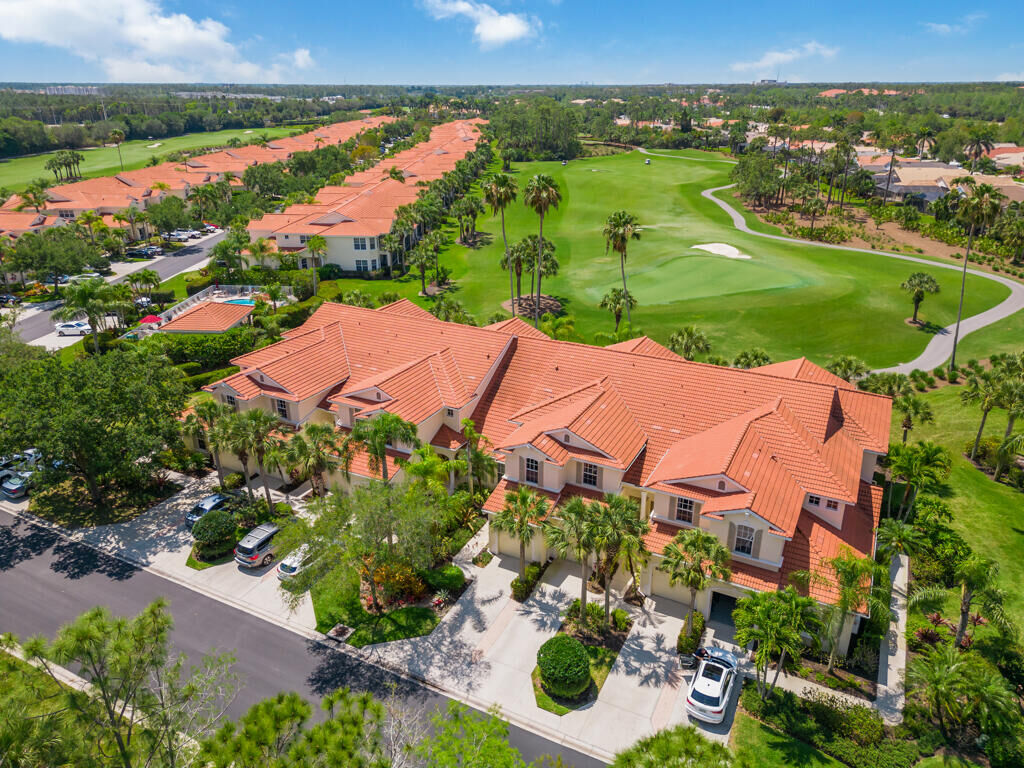 Property Photo: 4610 Winged Foot Way 203 FL 34112