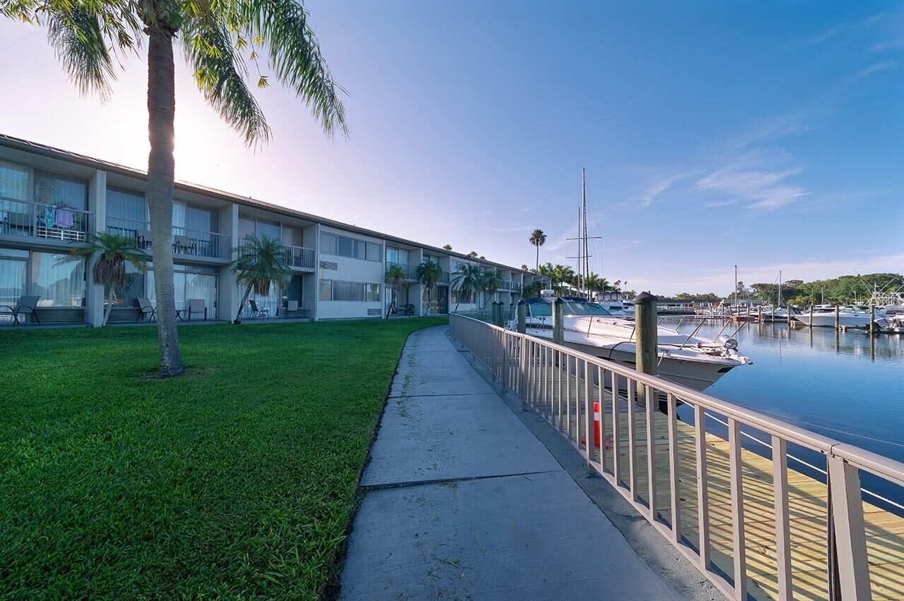 Property Photo:  7150 N Tamiami Trail N-303  FL 34243 