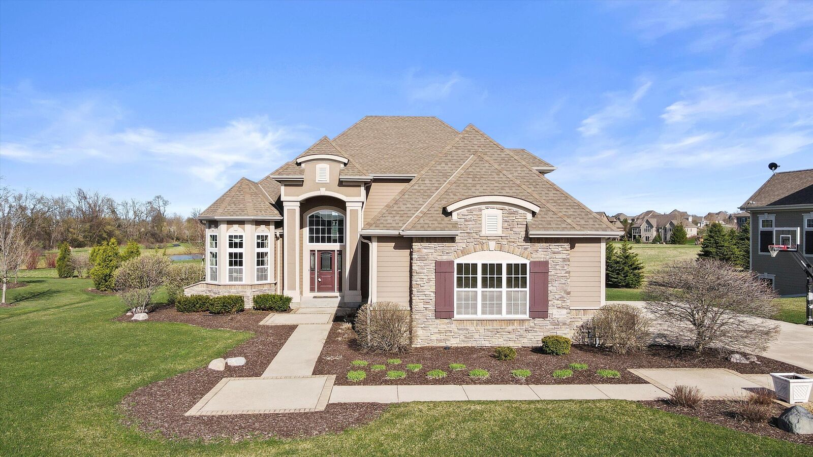 Property Photo:  N37w23880 Broken Hill Cir  WI 53072 