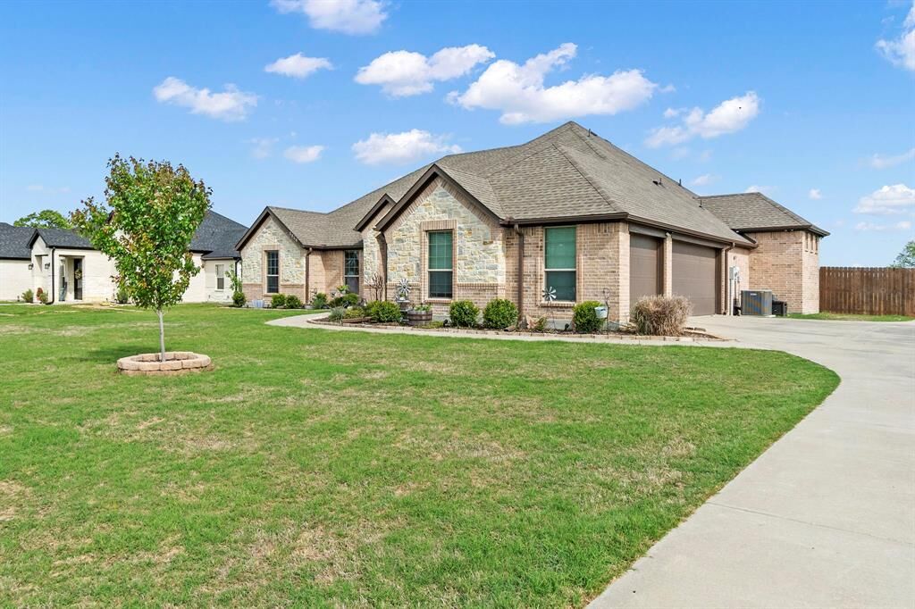 Property Photo:  2836 Mallard Drive  TX 75402 