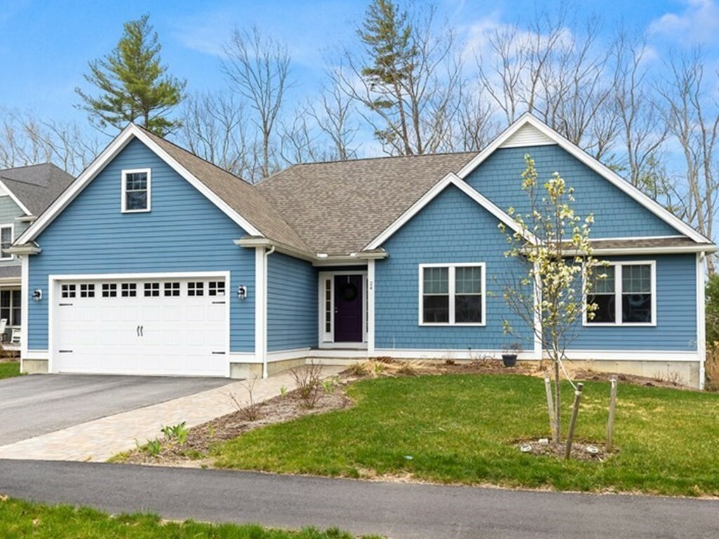 Property Photo: 24 Hillcrest Circle 17 MA 02061