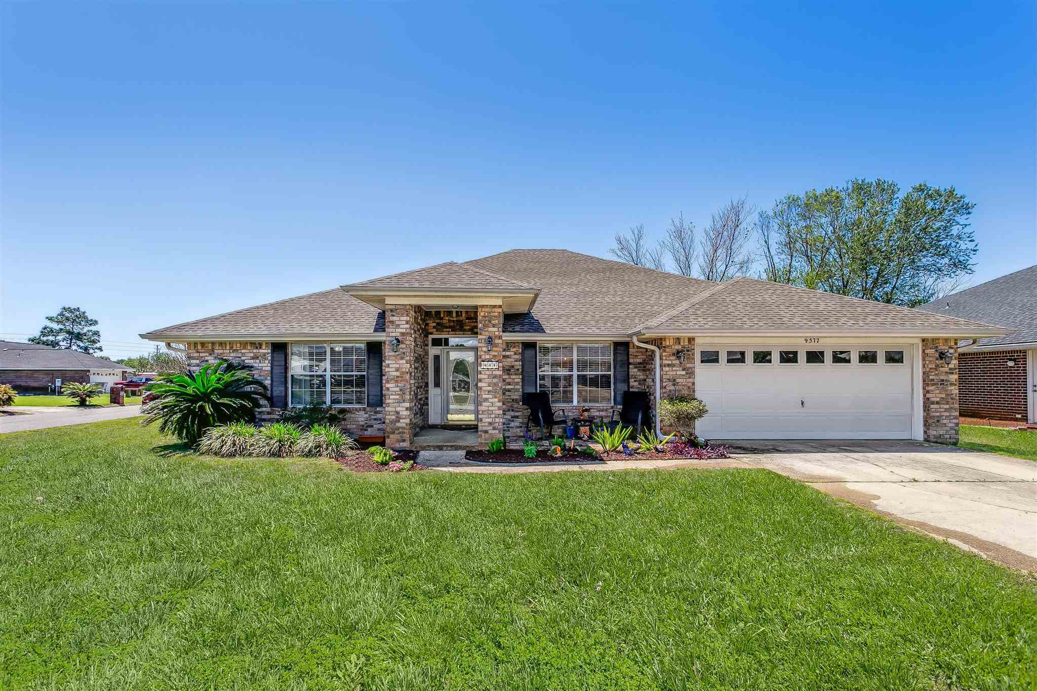 Property Photo: 9577 Dynasty Ln FL 32566