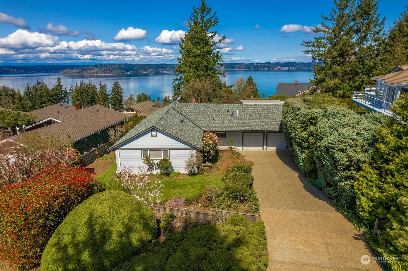 Property Photo: 1607 Lowama Lane NE WA 98422