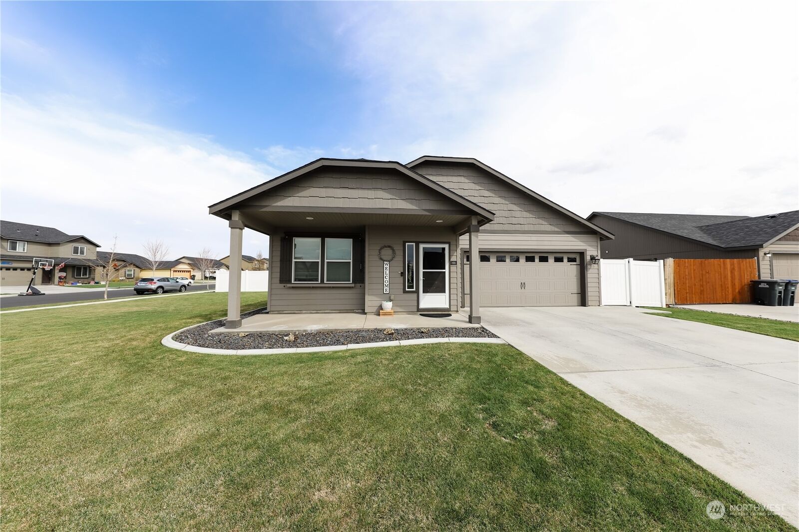 Property Photo:  625 S Lakeland Drive  WA 98837 