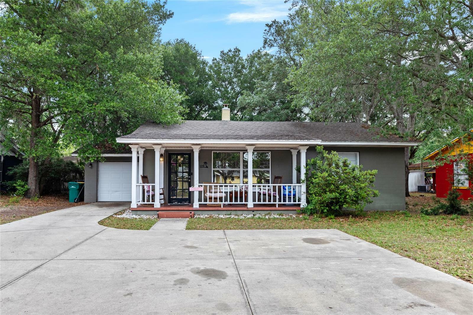 Property Photo:  1210 N Donnelly Street  FL 32757 