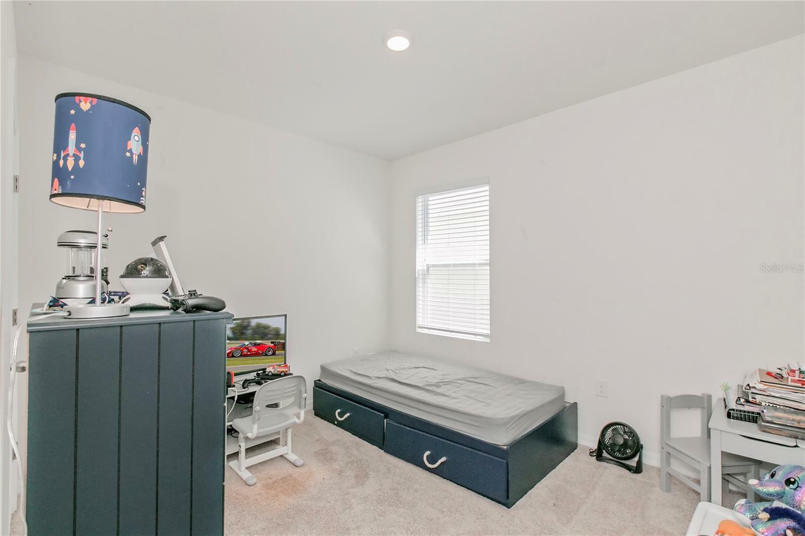 Property Photo:  1001 Cambridge Drive  FL 33881 