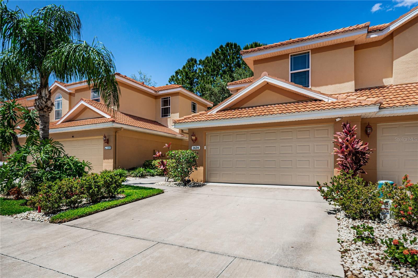 Property Photo: 1434 Hidden Court FL 34689