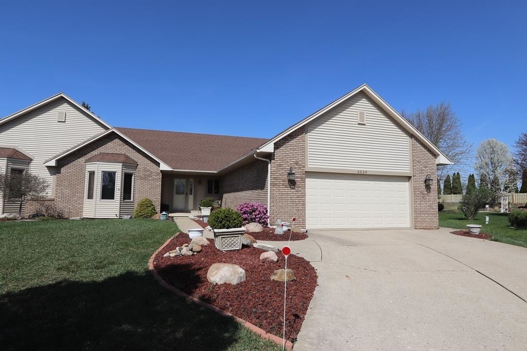 Property Photo:  6024 Oak Creek Ct.  MI 48473 