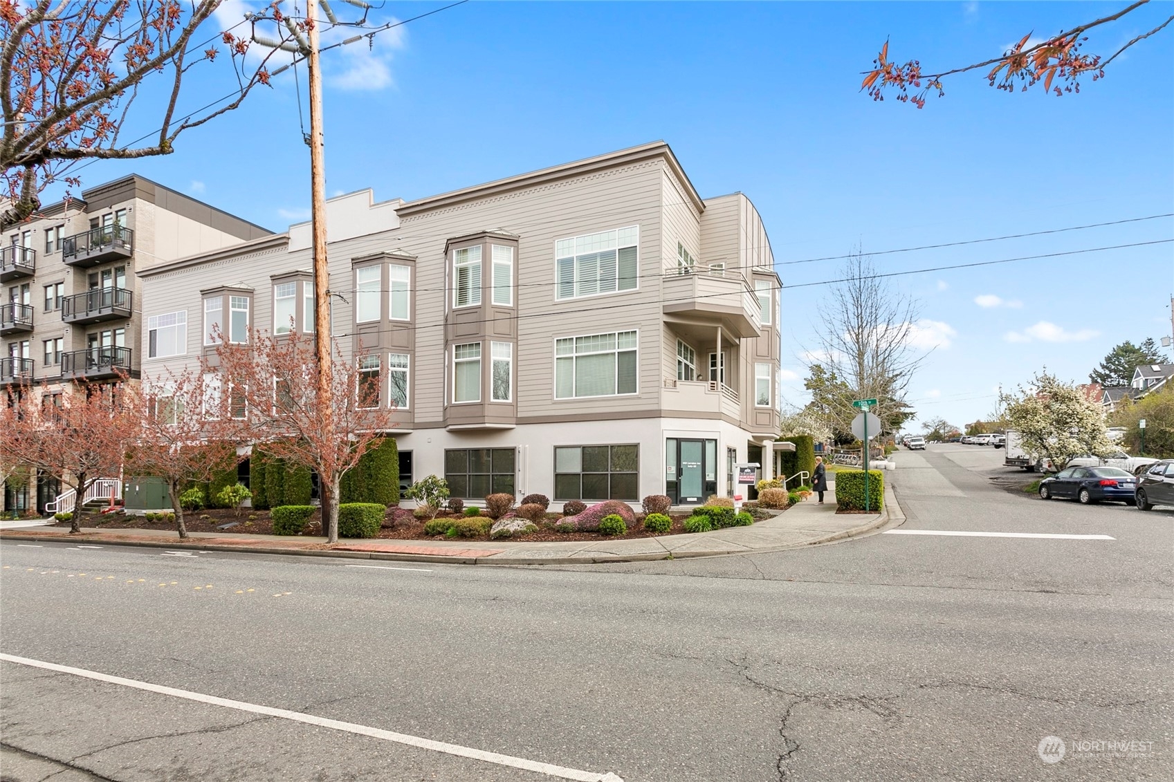 Property Photo:  1001 Larrabee Avenue 305  WA 98225 