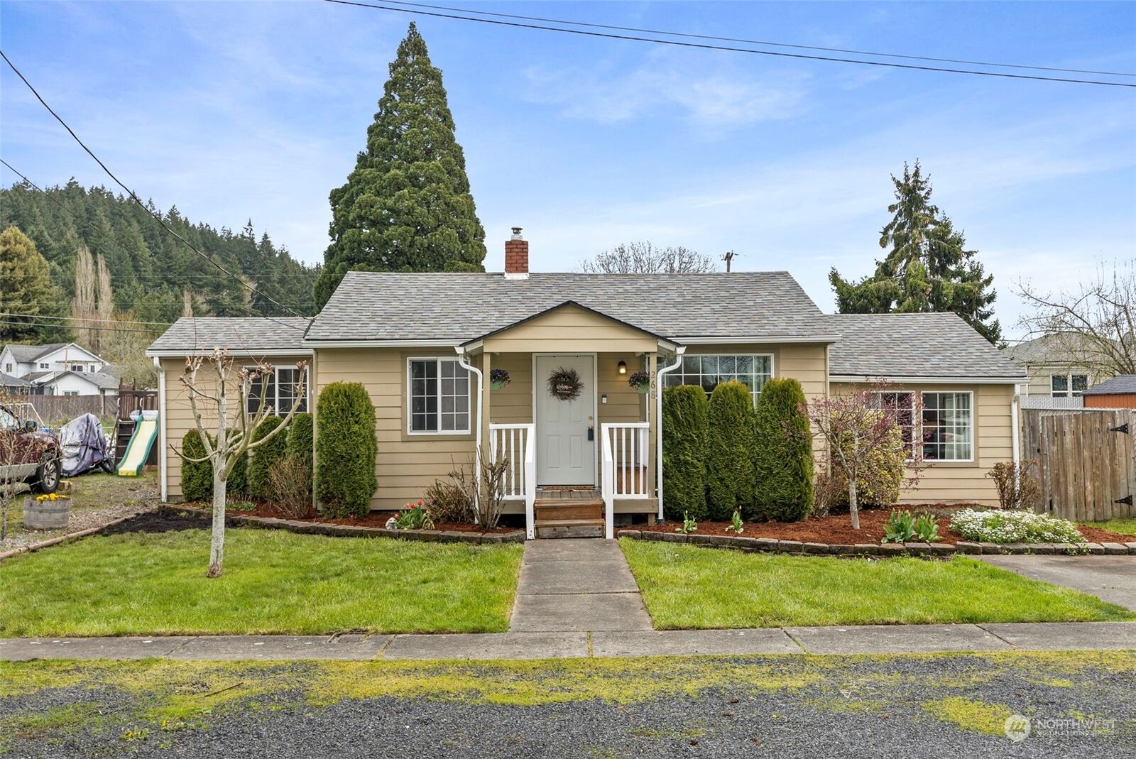 2 bed Chehalis home for sale 268 SW 15th Street, Chehalis, WA 98532