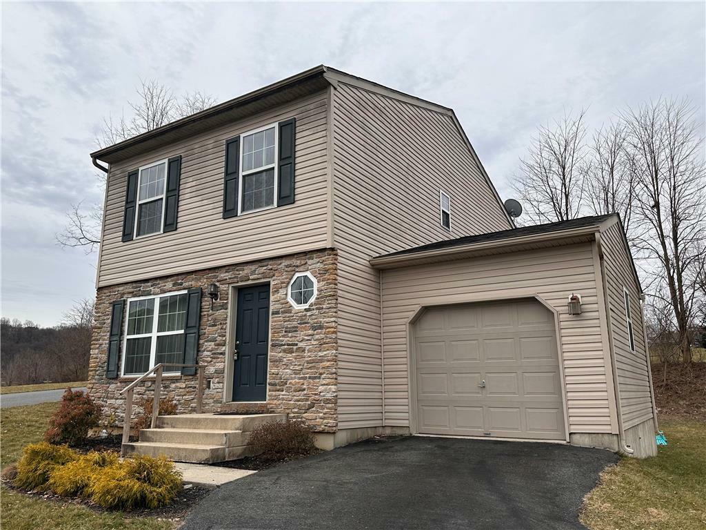 Property Photo:  129 Highlands Circle  PA 18042 