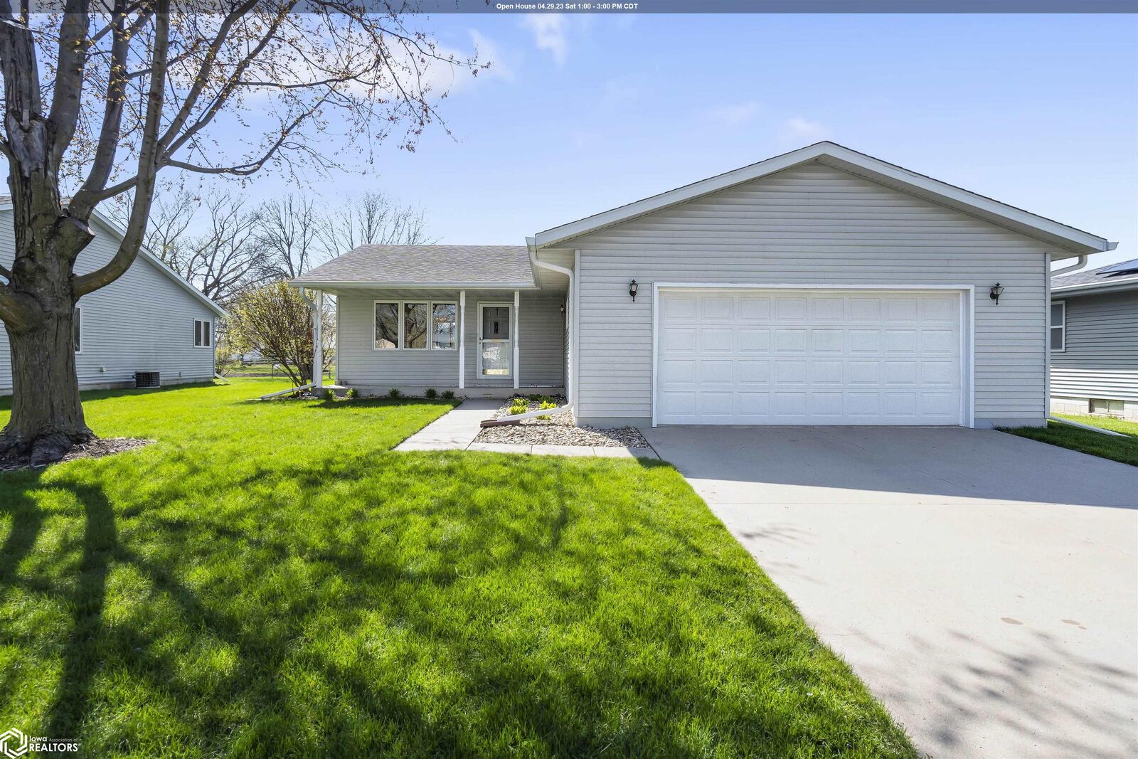 Property Photo:  1838 9th Street Place  IA 50201 