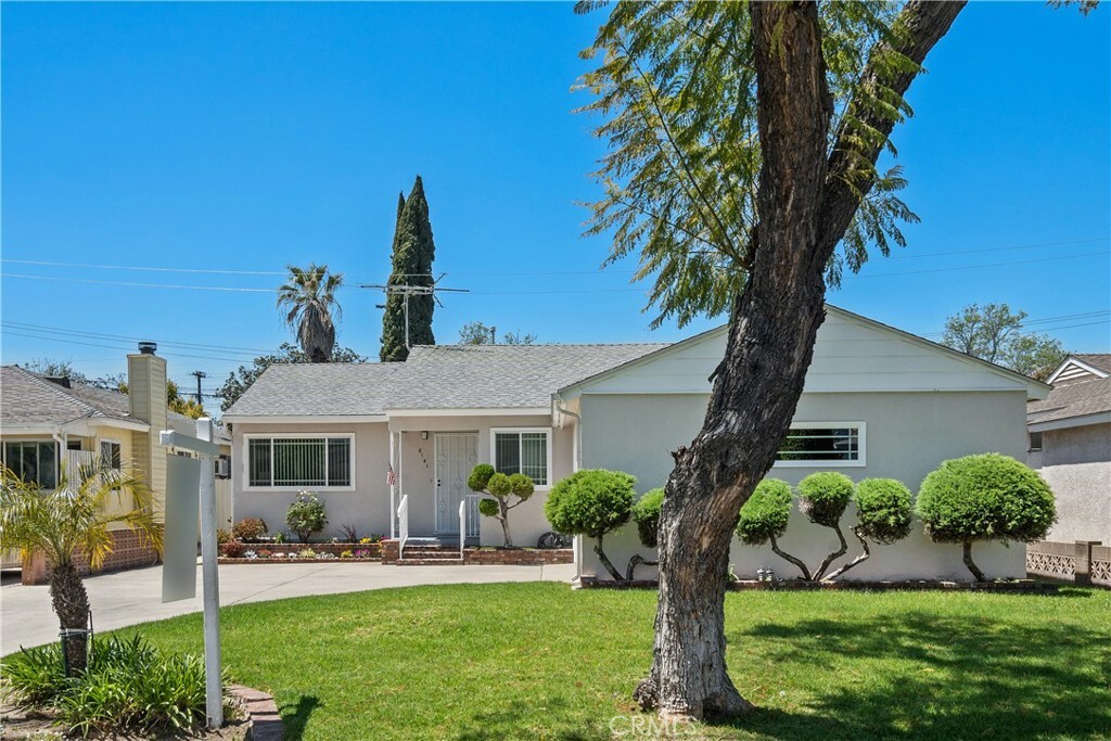 Property Photo:  6141 Fanwood Avenue  CA 90713 