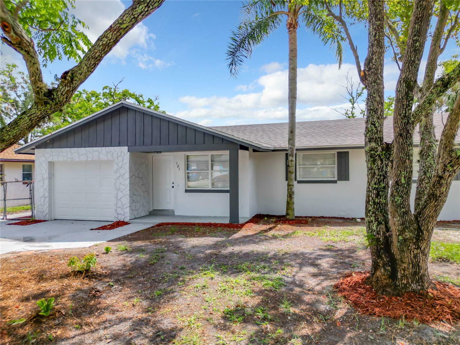 Property Photo: 121 Anderson Avenue FL 32771
