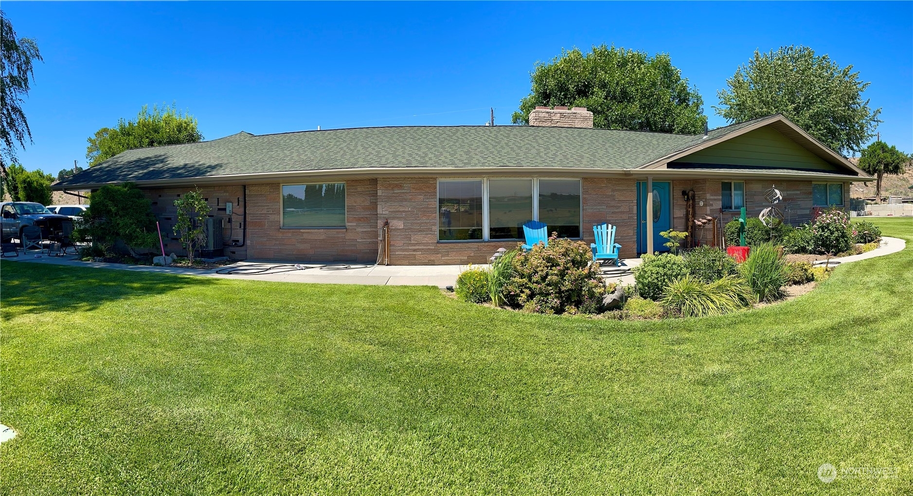 Property Photo:  16620 Frey Road NW  WA 98823 