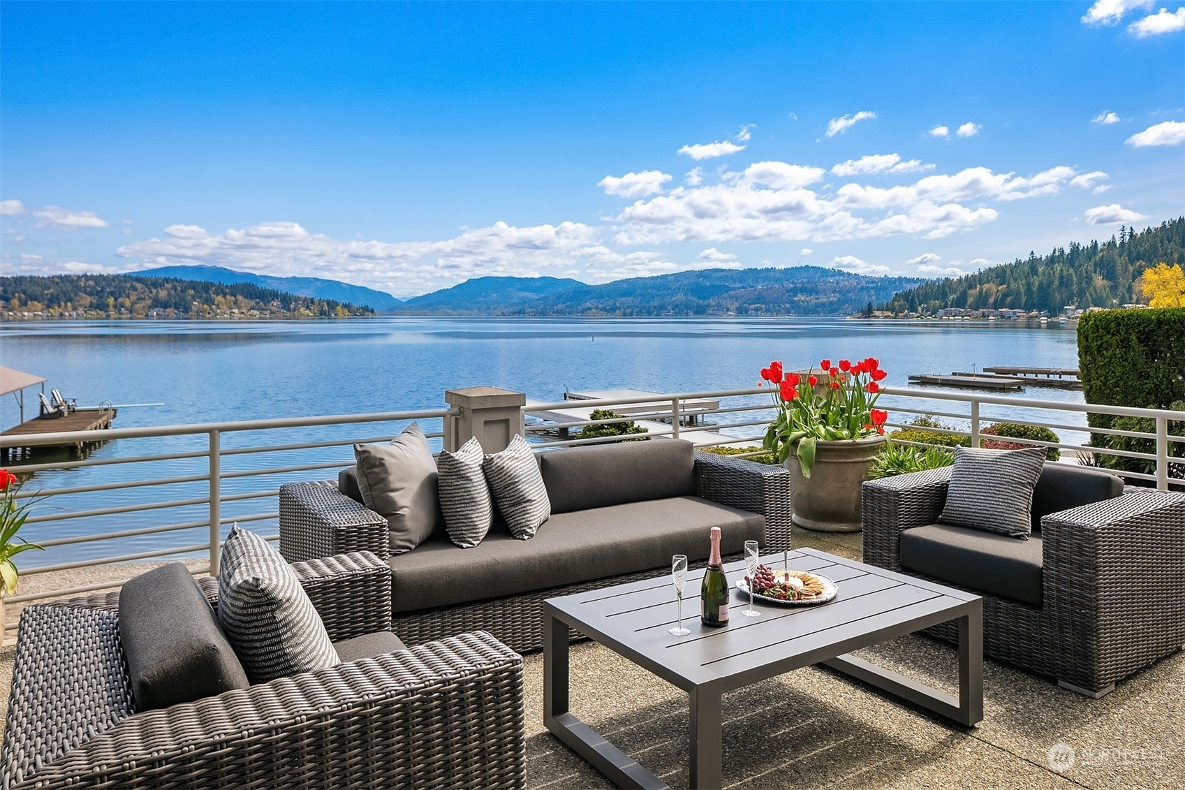 Property Photo:  358 W Lake Sammamish Parkway NE  WA 98008 