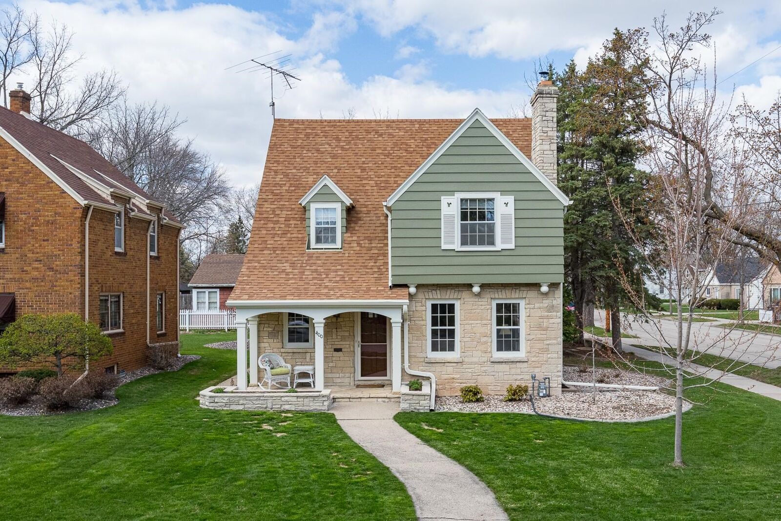 Property Photo:  400 W Parkway Boulevard  WI 54911 