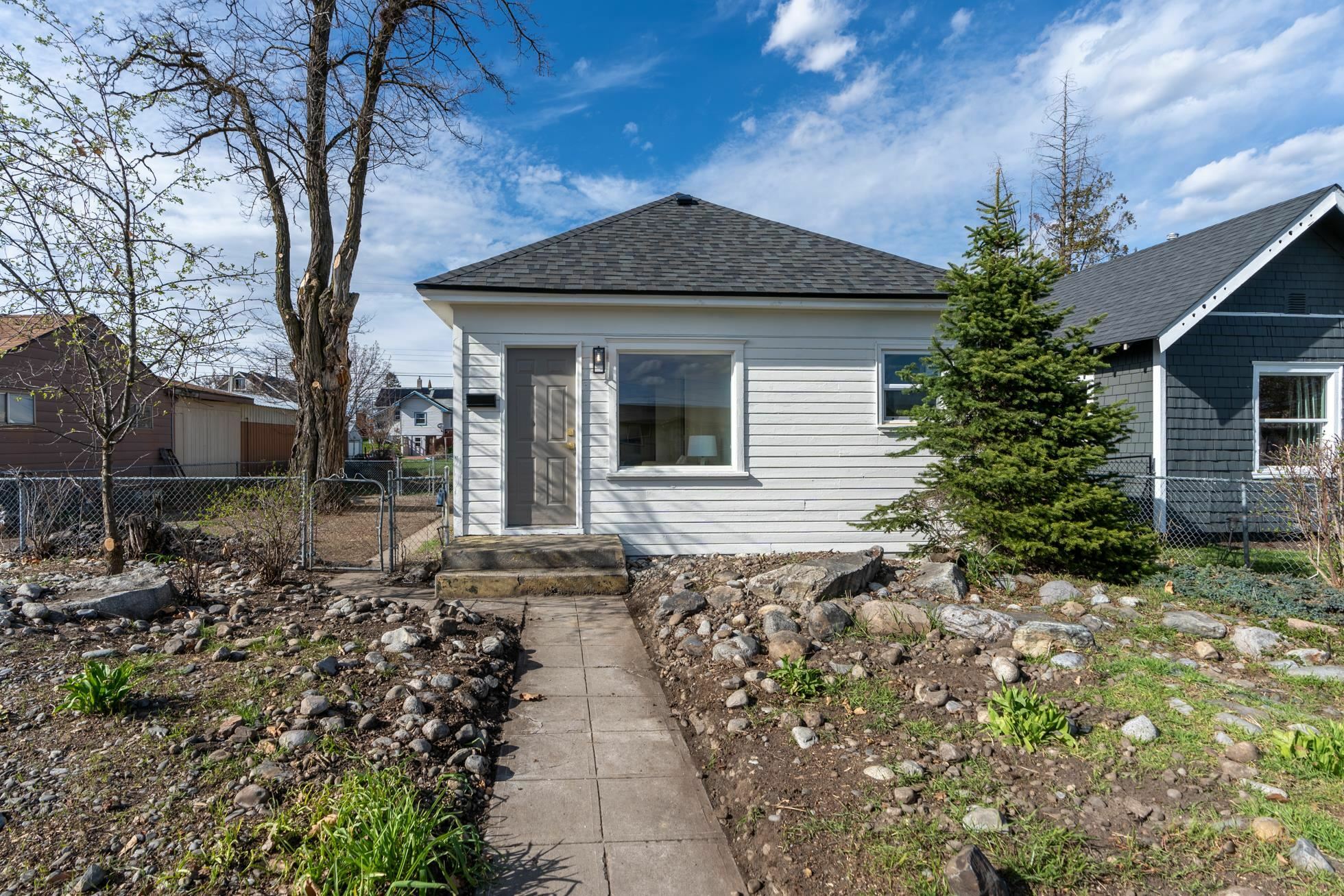 Property Photo: 2911 E Heroy Ave WA 99207