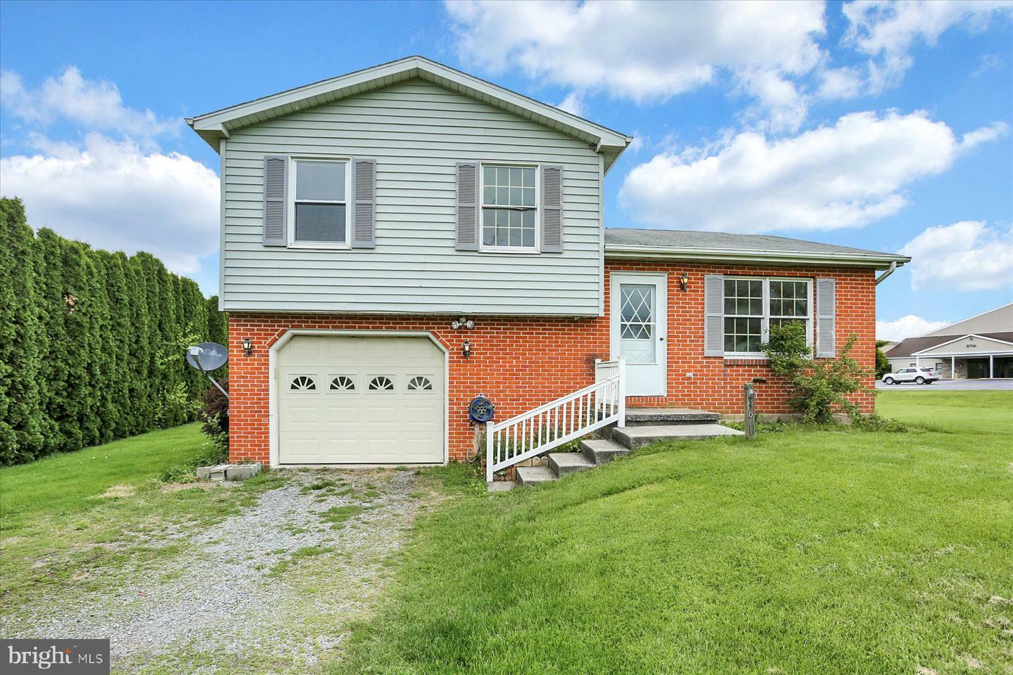 Property Photo:  563 Airport Road  PA 17557 