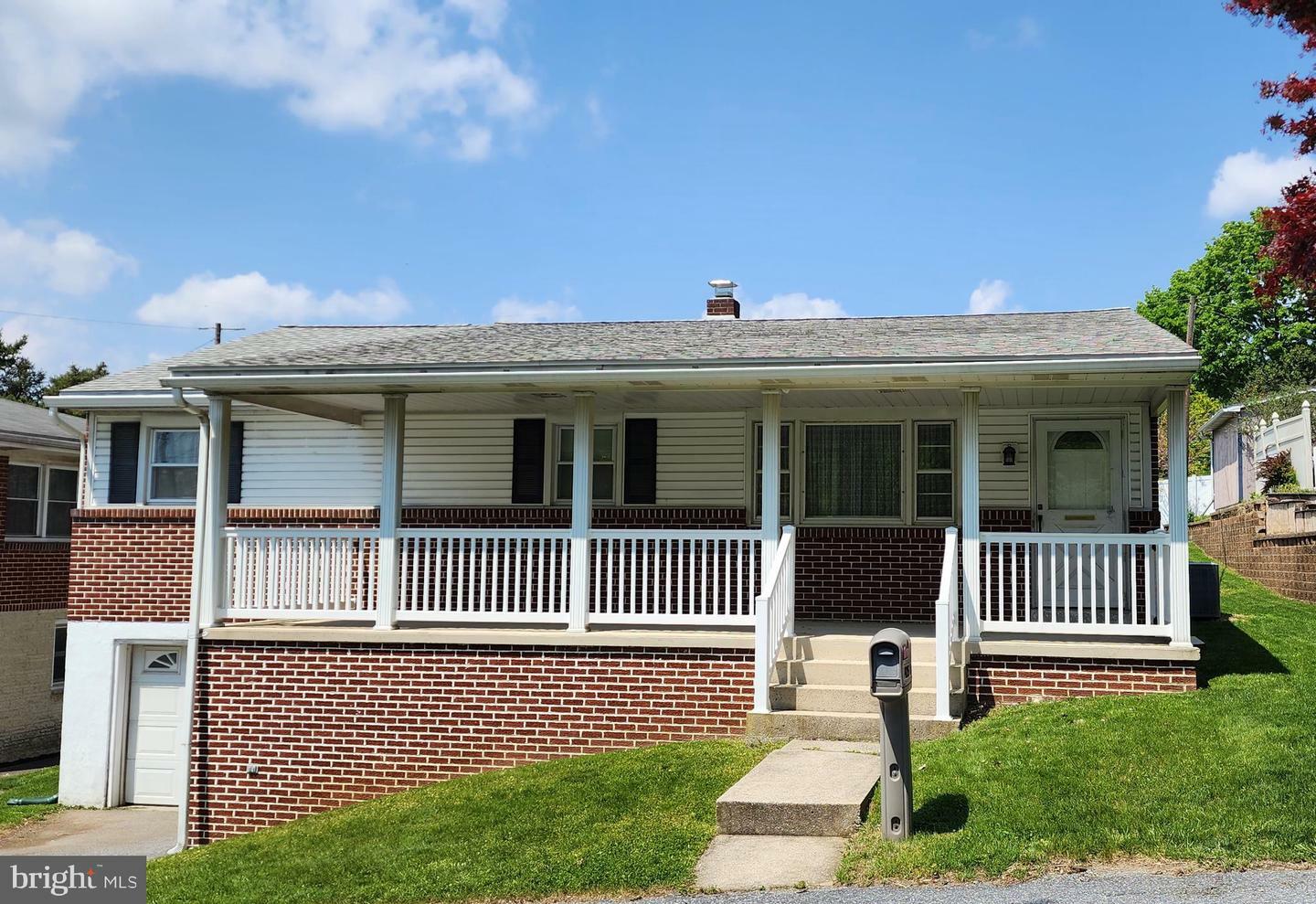 Property Photo: 425 Penn Street PA 17113