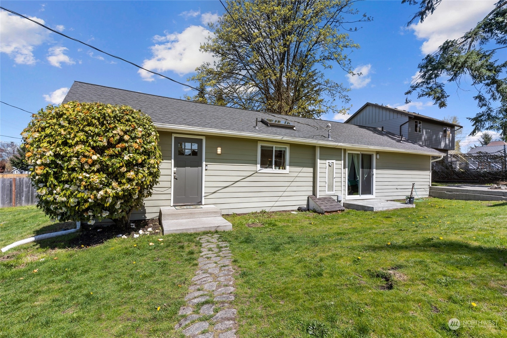 Property Photo:  9927 Yakima Avenue S  WA 98444 