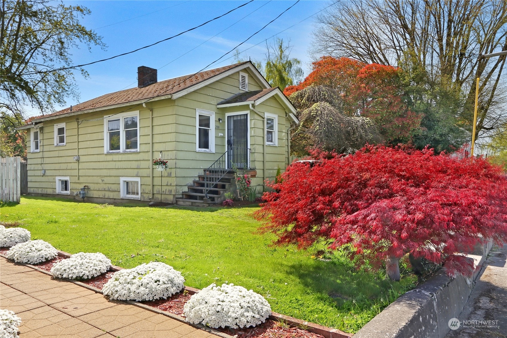 Property Photo:  208 E Section Street  WA 98273 