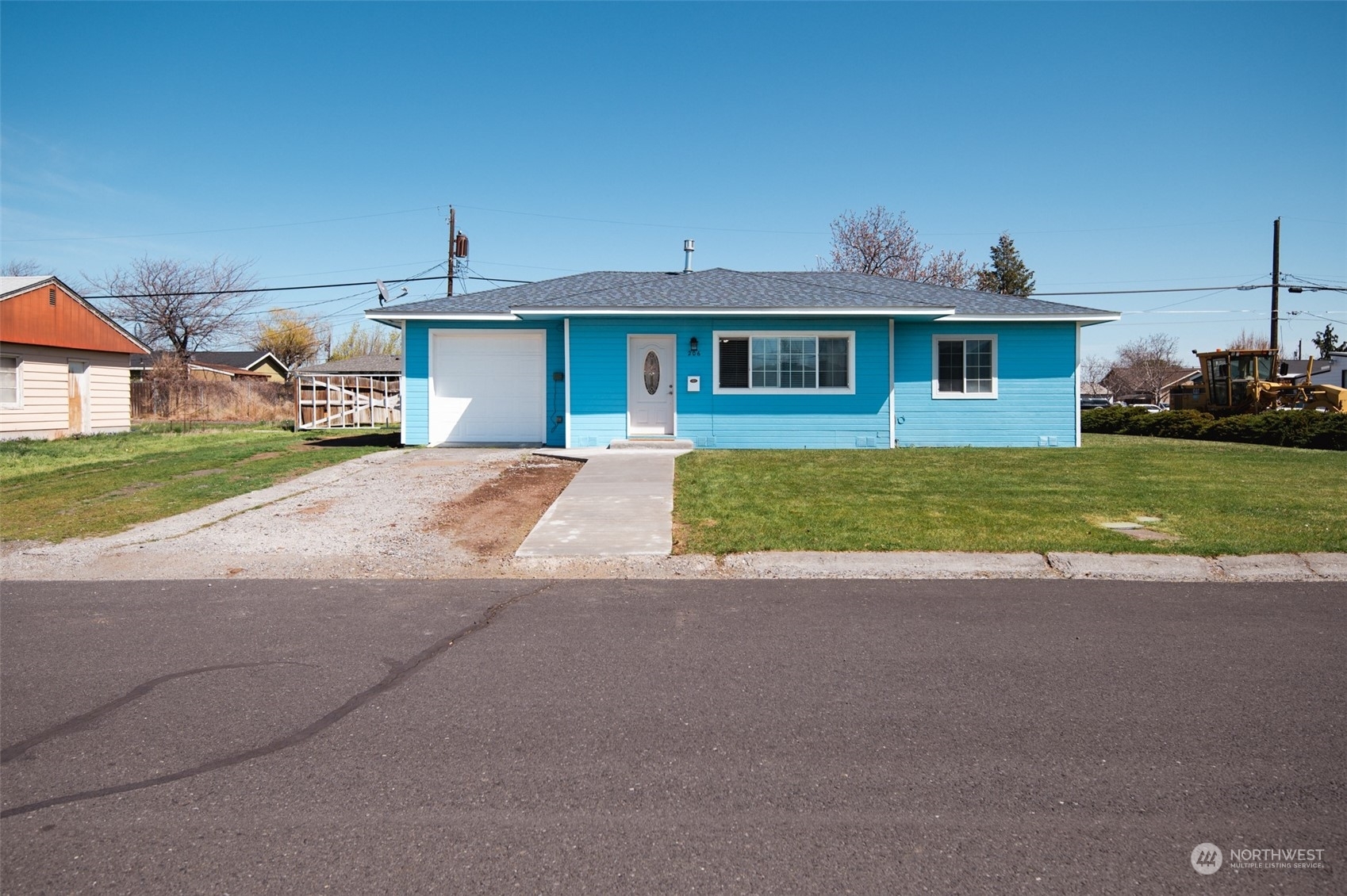 Property Photo:  206 H Street NE  WA 98823 