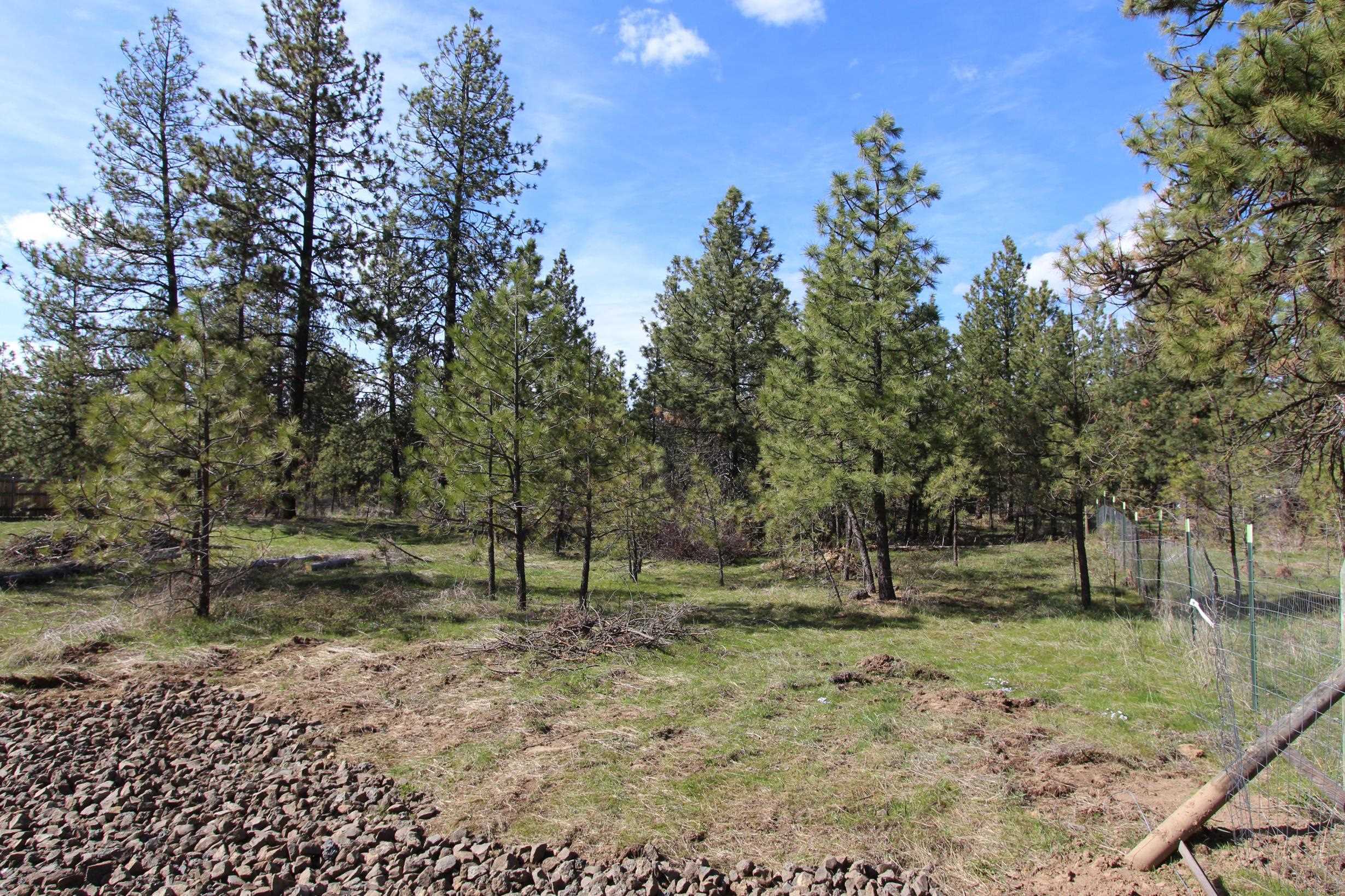 Property Photo: 00 S H St WA 99224