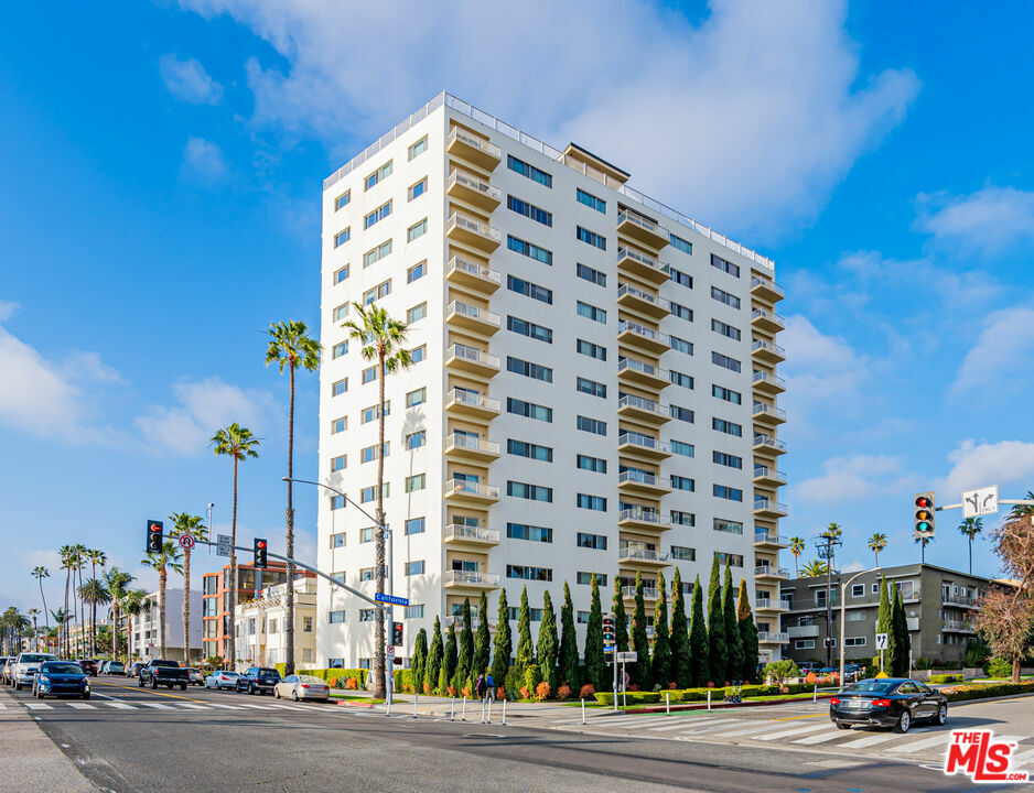 Property Photo: 101 California Ave 706 CA 90403