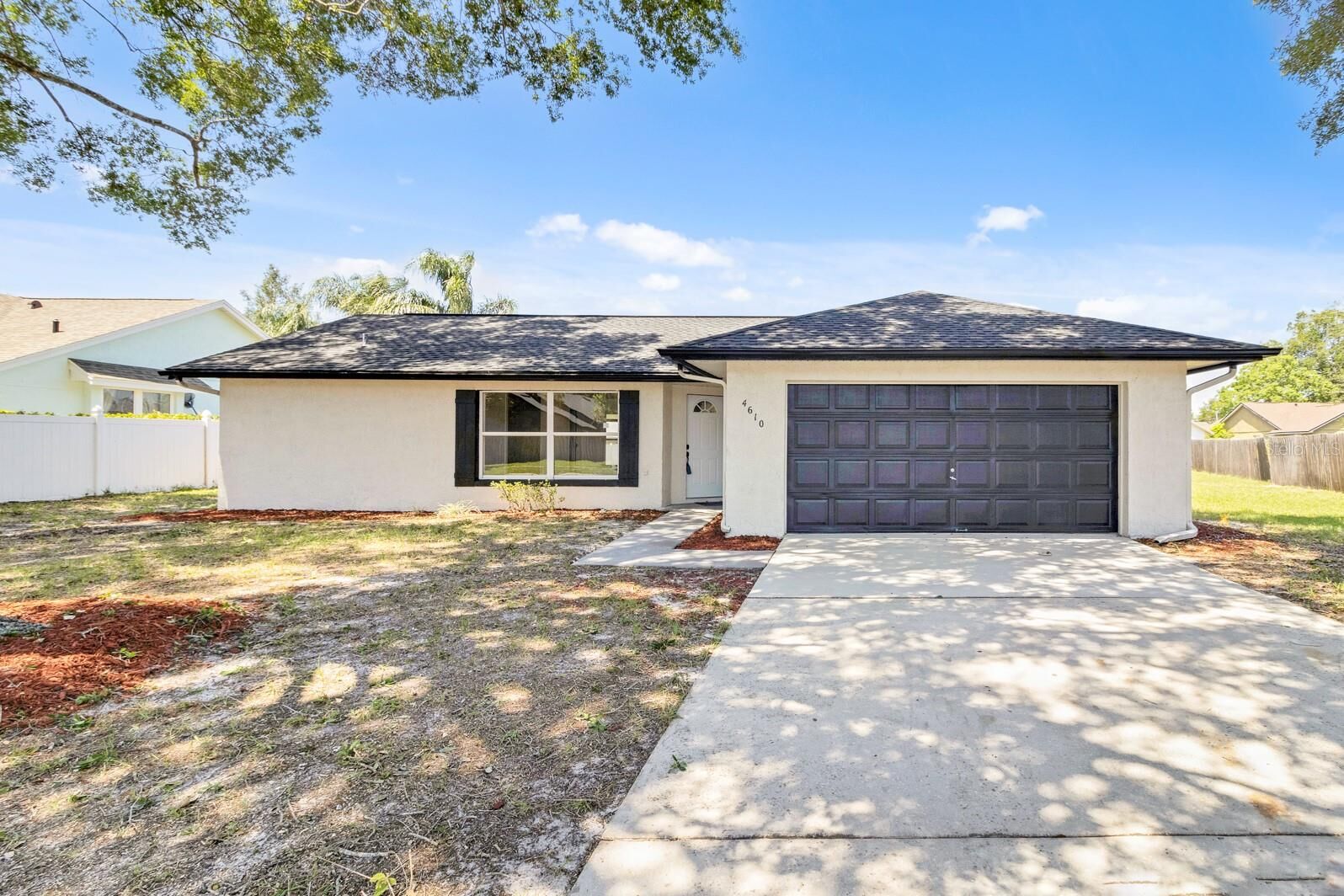 Property Photo:  4610 Summerbrook Court  FL 32818 