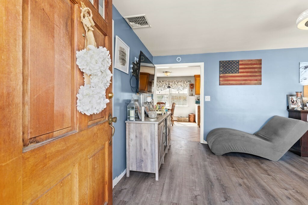 Property Photo:  4 Saxonia Ave  MA 01841 