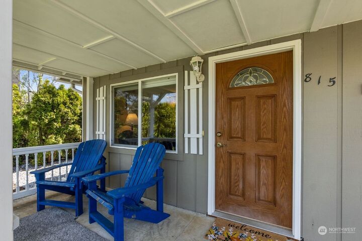 Property Photo:  815 W Vine Street  WA 98565 