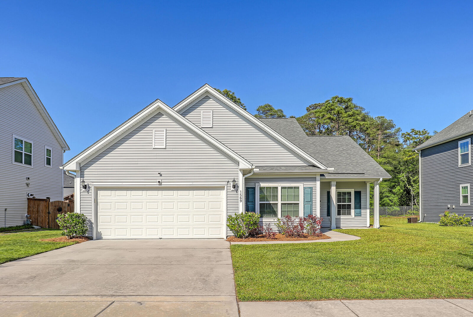 Property Photo: 1569 Fishbone Drive SC 29455
