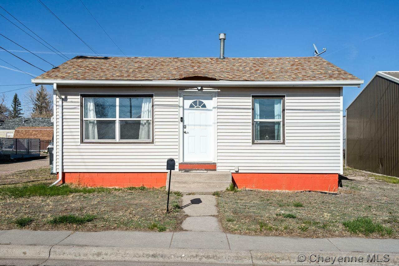 Property Photo:  711 Carey Ave  WY 82001 