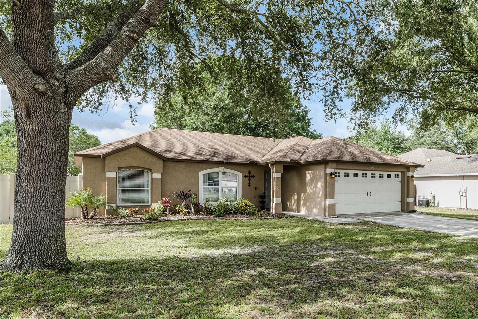 Property Photo:  3241 Kings Ridge Terrace  FL 32725 