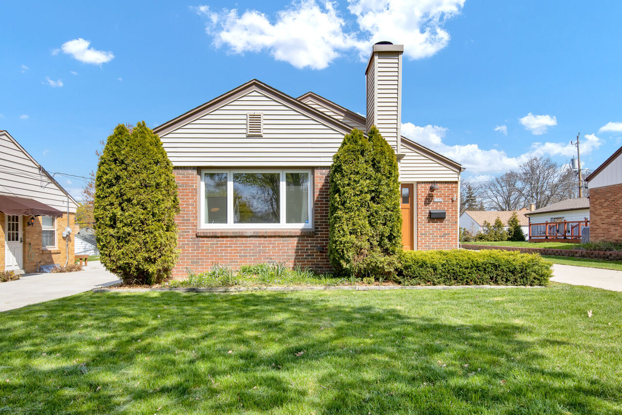 Property Photo: 2722 S 52nd Pl WI 53219
