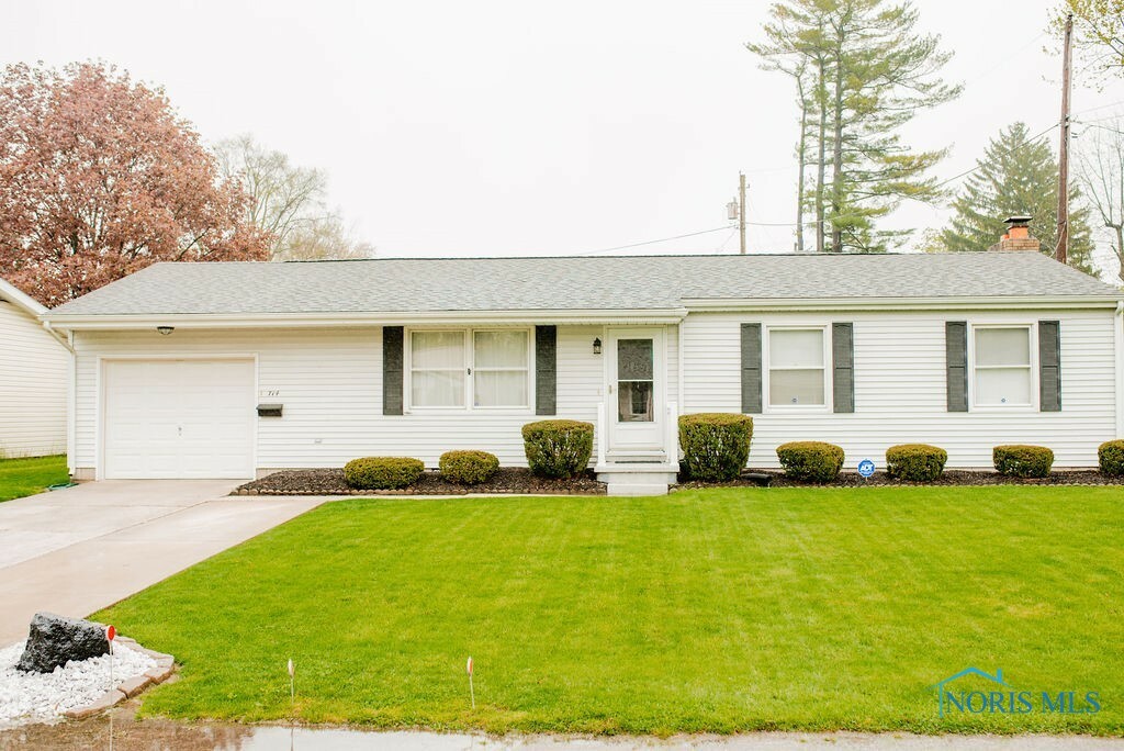 Property Photo:  714 Berkshire Drive  OH 44830 