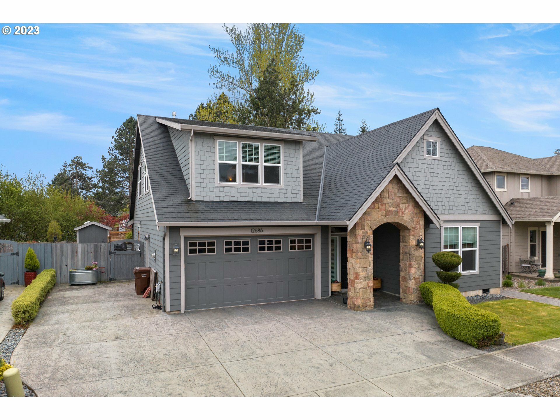 Property Photo: 12686 Swallowtail Pl OR 97045
