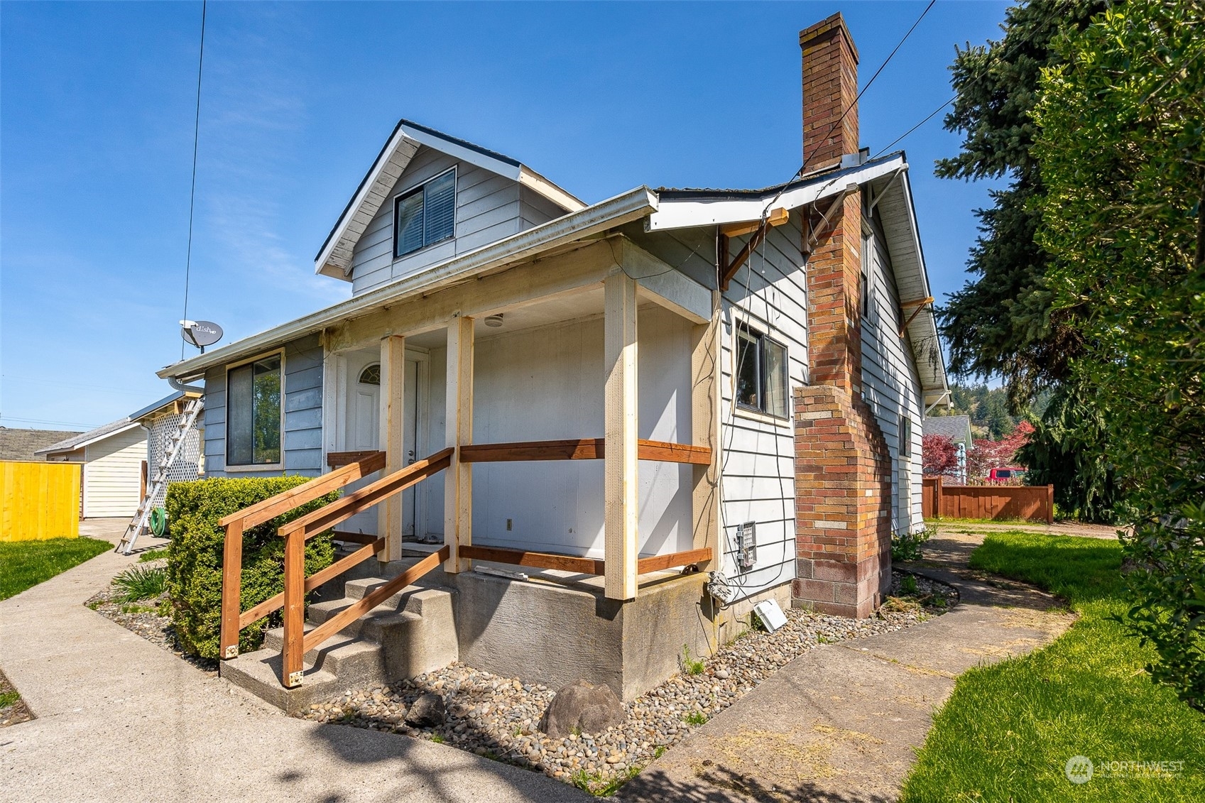 Property Photo:  1184 Cascade Avenue  WA 98532 