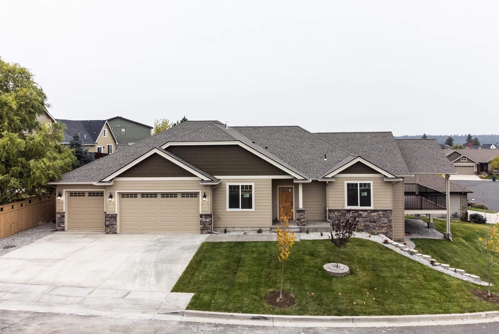Property Photo: 903 W Stirlingview Dr WA 99224